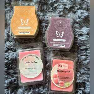 Preowned Scentsy wax tablets x4